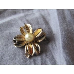Vintage Gold Tone Flower Pin w Faux Pearl Marked Sterling